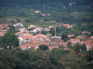 widok z pobliskiej góry na miejscowość, gdzie mieszka córka