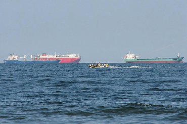 Widok z plazy na odcinku Sopot Gdańsk #morze #plaża #statki #BrzegMorza