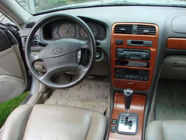 Hyundai XG30 #HyundaiXGXG30XG25XG350Grandeur