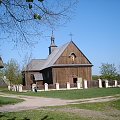 Muzeum Pierwszych Piastów na Lednicy. Skansen w Dziekanowicach, drewniany kościół z 1719 r. (Wartkowice woj.łódzkie).