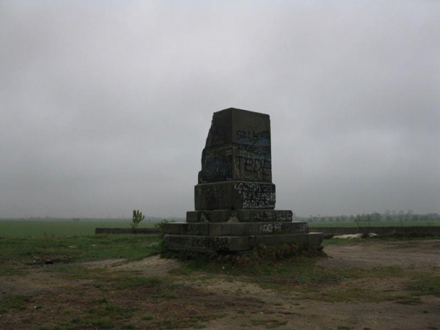 Pomnik bitwy pod Lutynią
Siegessule