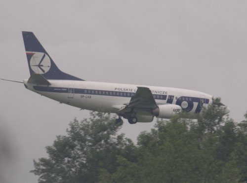 Przykładowe zdjęcie wykonane obiektywem Pentacon 4/300 #boing #samolot