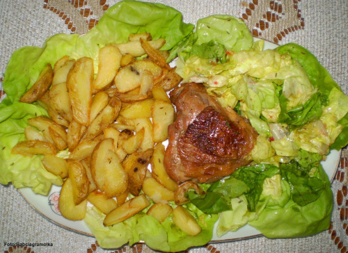 Obiad bezstresowy.
Przepisy do zdjęć zawartych w albumie można odszukać na forum GarKulinar .
Tu jest link
http://garkulinar.jun.pl/index.php
Zapraszam. #obiad #kurczak #ZiemniakiPieczone #jedzenie #kulinaria #gotowanie #PrzepisyKulinarne