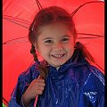 radość dzieci jest bez względu na pogodę, ba im bardziej mokro tym więcej radości:))))