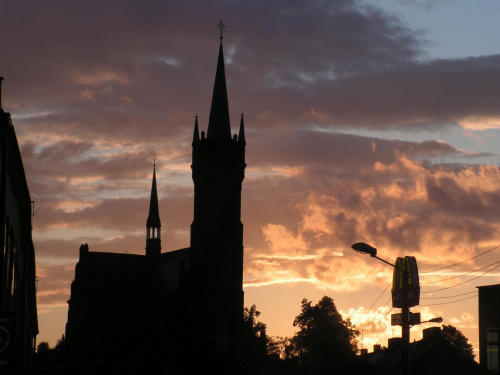 Kościół św. Katarzyny w blasku zachodzącego słońca