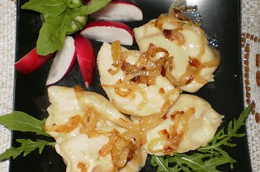 Ruskie pierogi.
Przepisy do zdjęć zawartych w albumie można odszukać na forum GarKulinar .
Tu jest link
http://garkulinar.jun.pl/index.php
Zapraszam. #pierogi #ruskie #jedzenie #kulinaria #PrzepisyKulinarne
