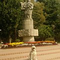 Pomnik Adama Mickiewicza Nowy Sącz #galeria #Homer #Labrador #pies #zdjęcia