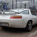 928