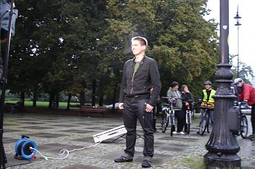 . #ZłoteTarasy #EuropejskiDzieńBezSamochodu #MasaKrytyczna #akcja #InvisiblePedal #Warszawa