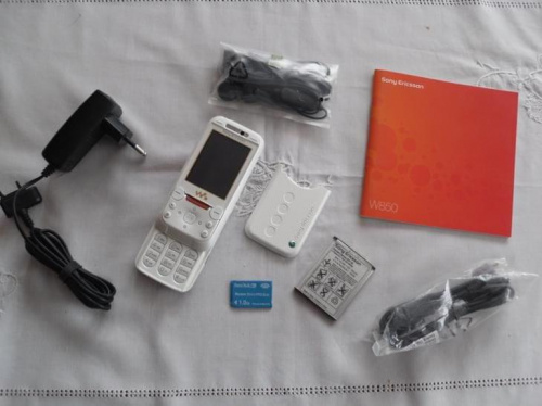 W850i white