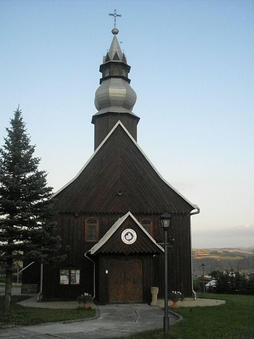 Tabaszowa-drewniany kościółek.