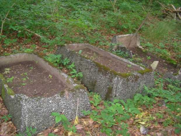 Bożęcin (warmińsko-mazurskie) dwór i cmentarz von Graeve