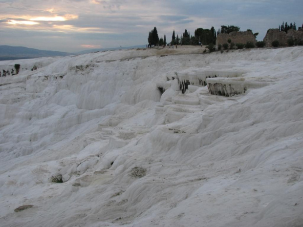 Jak wały śniegu... w zimie... ale to nie zima... to Pamukkale... ;]