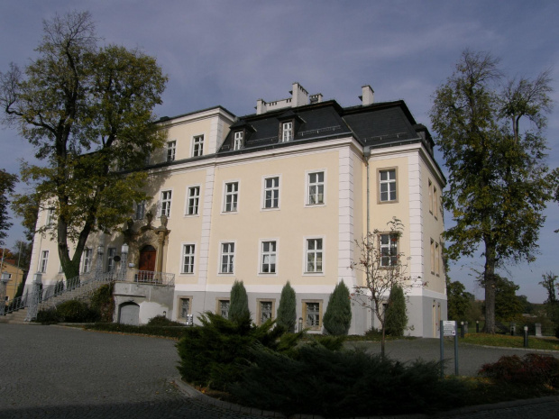 pałac w Krzyżowej rodziny von Moltke,tutaj w domu na wzgórzu spiskowano przeciw Hitlerowi #zabytek #Krzyżowa