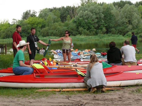 Na Bugu - czerwiec 2008
Mielnik, Topolina.
Oczekiwanie na start #Bug #kajaki #spływ