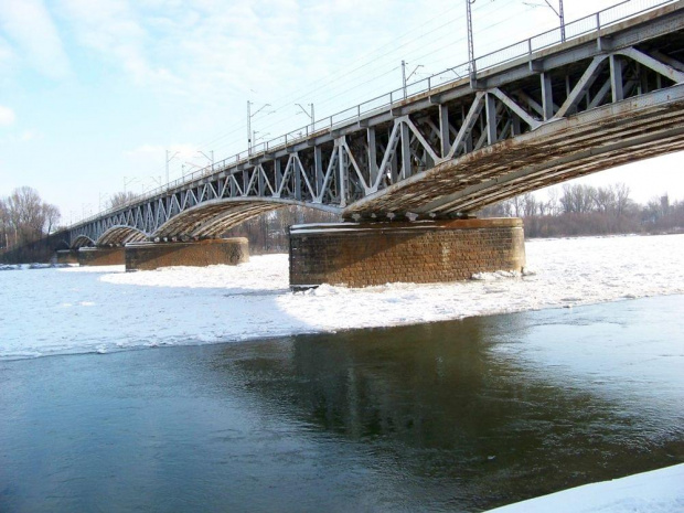 Most kolejowy z lewej #Warszawa #Wisła #zima #śnieg #MostKolejowy