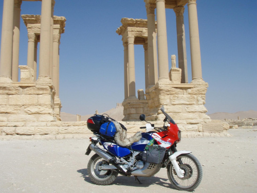 Palmira #Syria #Palmira #motoryzacja #podróże