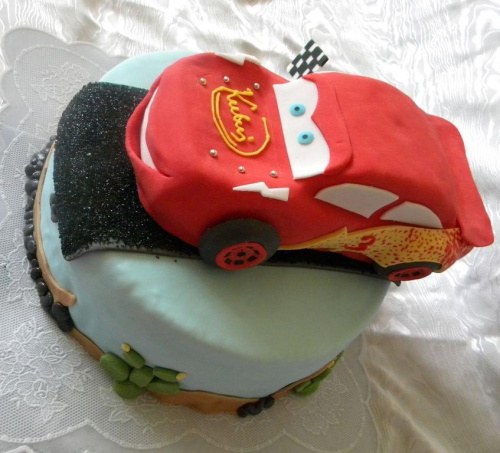 Tort Zgzak na asfalcie #auto #TortZygzak #Bajka #CakeMcQueen