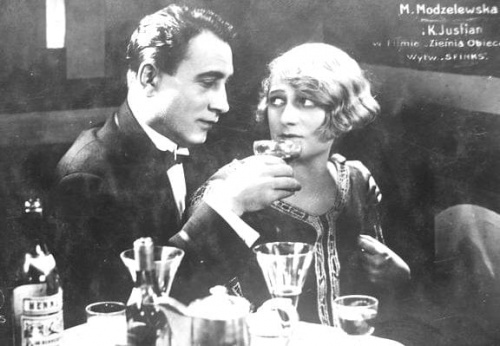 Aktorzy Maria Modzelewska i Kazimierz Justian, zdjęcia z filmu " Ziemia Obiecana "_1927 r.