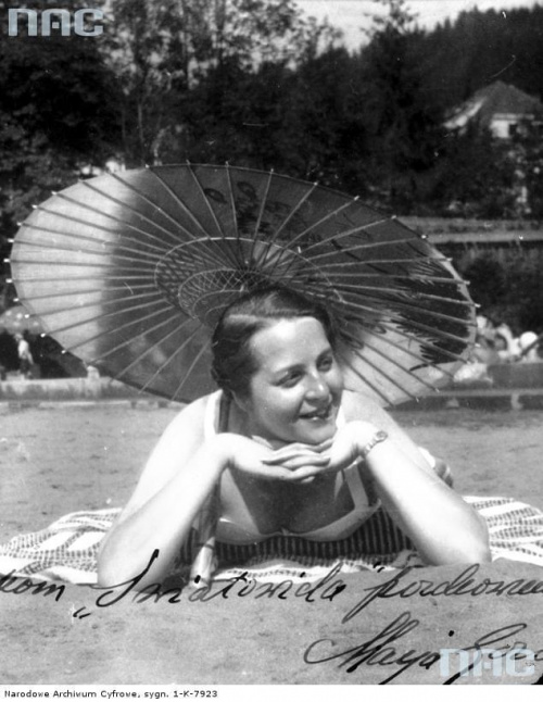 Maria Gorczyńska, aktorka, zdjęcie na plaży_1937 r.