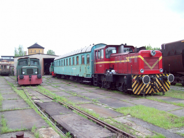Pociąg Salonowy TOZK prowadzony lokomotywką LDH18-001 #TOZK #Pyskowice #Salonka #Wagon #Spalinowóz #Lokomotywa #LDH18 #Kolejnictwo #Kolej #Skansen