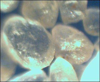 Mikroskopowe zdjecia różnego rodzaju piasków