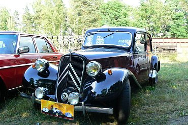 zlotstarych aut w Rudach. #StareAuta