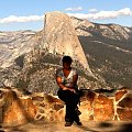 gory Sierra Nevada-na zboczach tych gor znajduje sie park Yosemite-w ktorym rosna potezne drzewa Sekwoje--srodkowa Kalifornia