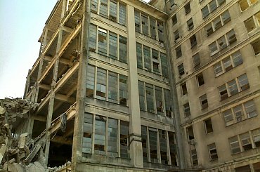 #RozaLuksemburg #RozaLuxemburg #OpuszczoneMiejsca #opuszczone #OpuszczoneBudynki #warszawa #karolkowa #OpuszczoneBudynkiWarszawa #WarszawaWola #wola #OpuszczoneBudowle #zaklady #LampyElektryczne