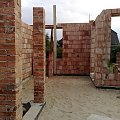 kuchnia i po prawej stronie czesc jadalni
