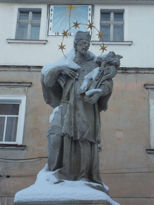 Odnowiony św. Jan Nepomucen z Lubomierza, zyskał drugą młodość :) #Lubomierz #zima #Nepomucen