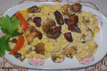 Puchata jajecznica z pieczarkami
Przepisy do zdjęć zawartych w albumie można odszukać na forum GarKulinar .
Tu jest link
http://garkulinar.jun.pl/index.php
Zapraszam. #jajka #jajecznica #sniadanie #pieczarki #jedzenie #gotowanie #kulinaria #obiad