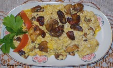 Puchata jajecznica z pieczarkami
Przepisy do zdjęć zawartych w albumie można odszukać na forum GarKulinar .
Tu jest link
http://garkulinar.jun.pl/index.php
Zapraszam. #jajka #jajecznica #sniadanie #pieczarki #jedzenie #gotowanie #kulinaria #obiad