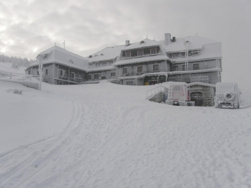 schronisko strzecha akademica w pełni zimy #góry #zima #Karkonosze #śnieg #schroniska #StrzechaAkademicka