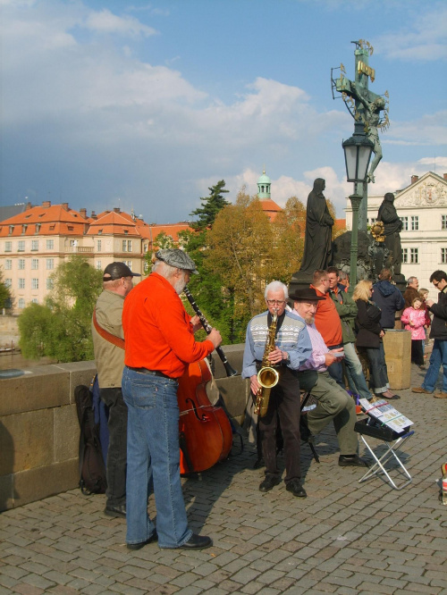 Praga inaczej #BigBand #Praga #Czechy #mostkarola #muzyka