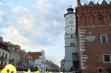 Rynek w Sandomierzu #Sandomierz #Polska #Rynek #kamienice #Ratusz #renesansans #kotwica #studnia